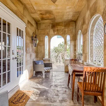 Northwood Retreat A & B Villa